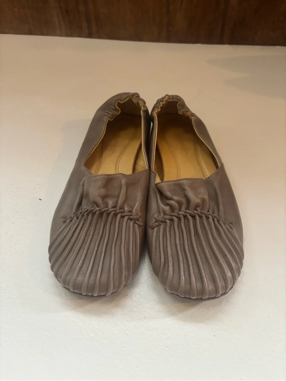 Chocolat Blu Pintuck Cam2 Grey Pleated Flats Size 8